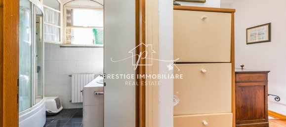 Casa de 4 divisões em Livorno, Italy N.º 222938 32