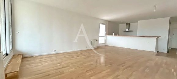 3 chambres Appartement à Champs-sur-Marne, France No. 136710 2