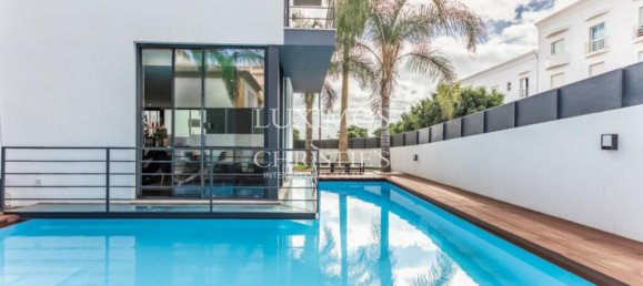 5 bedrooms Villa in Albufeira, Portugal No. 21423 3