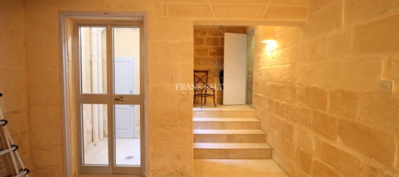 3 bedrooms Townhouse in Senglea, Malta No. 9929 20