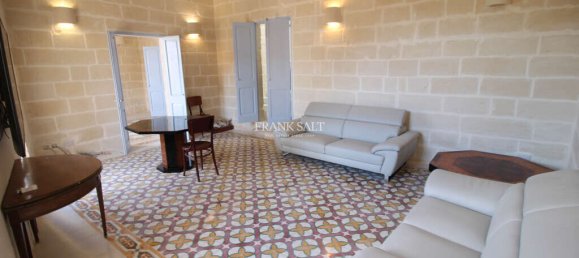 3 bedrooms Townhouse in Senglea, Malta No. 9929 4