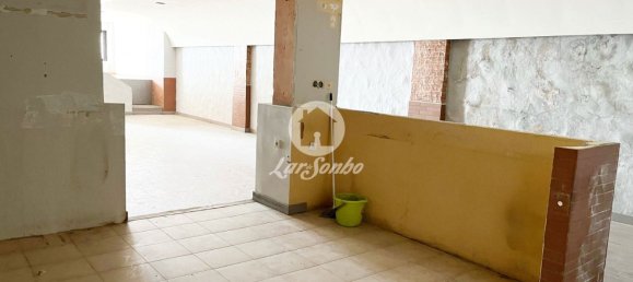 165m² Commercial property in Povoa de Varzim, Portugal No. 60075 6
