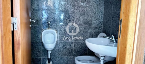 165m² Commercial property in Povoa de Varzim, Portugal No. 60075 7