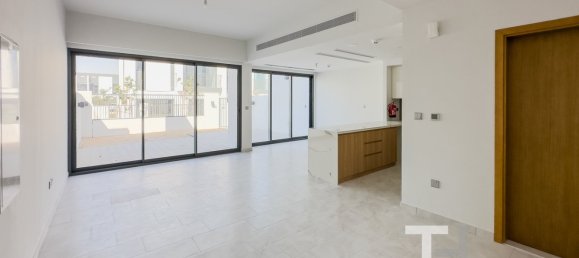 Moradia em banda T3 em Dubai Land, UAE N.º 28920 3