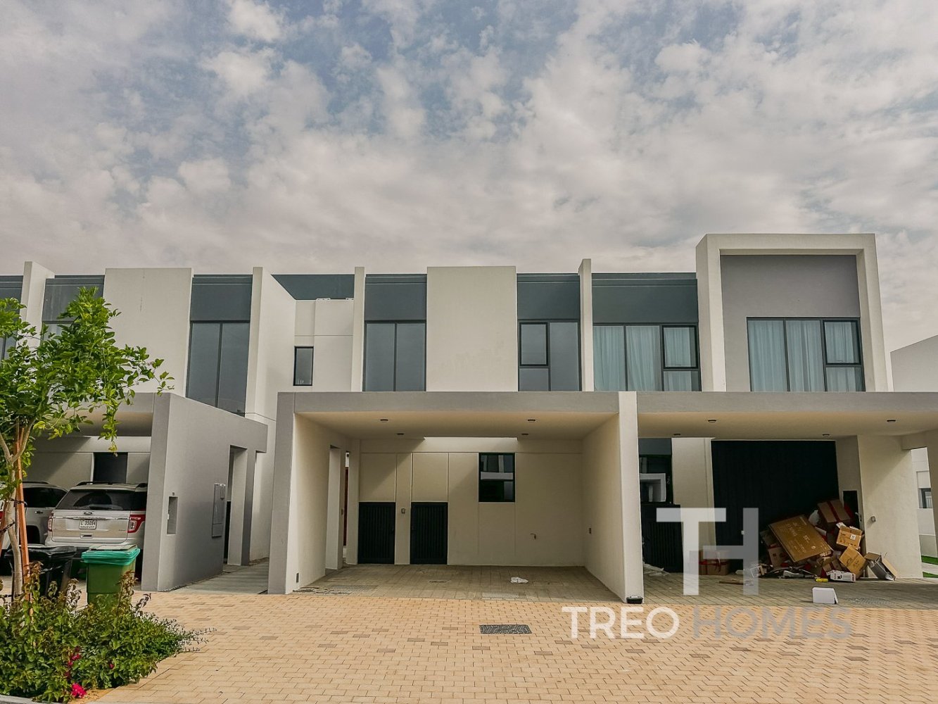 Moradia em banda T3 em Dubai Land, UAE N.º 28920