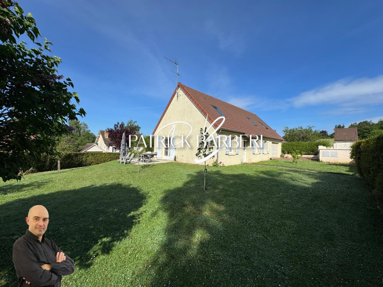 5 bedrooms House in Marines, France No. 291466