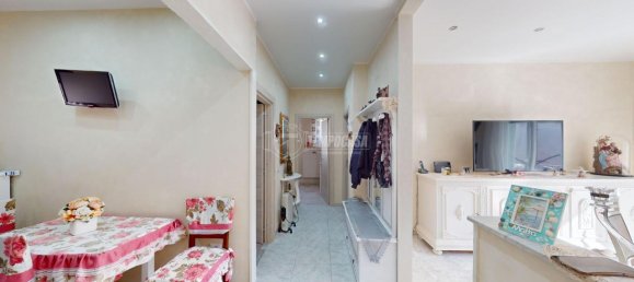 3 rooms Apartment in Casoria, Italy No. 177068 4