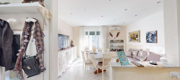 3 rooms Apartment in Casoria, Italy No. 177068 8