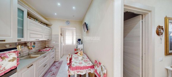 3 rooms Apartment in Casoria, Italy No. 177068 5