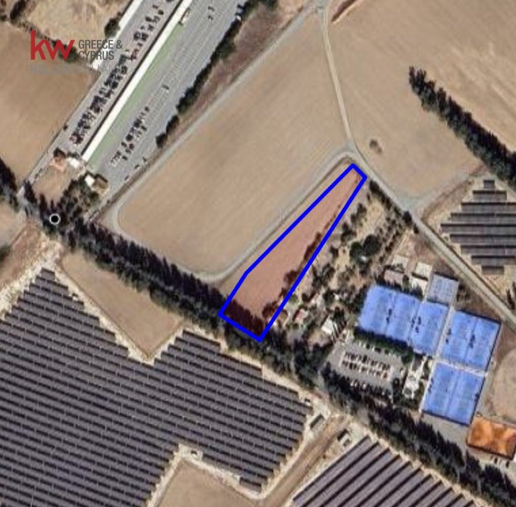 3727 m² terreno en venta en Larnaca, Larnaka, Cyprus № 175381