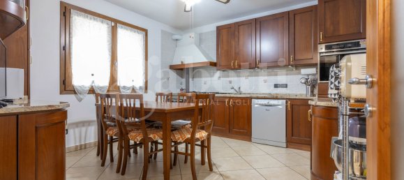 3 bedrooms Villa in Pordenone, Italy No. 56531 6