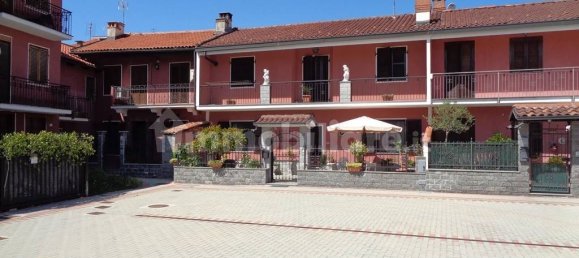 3 bedrooms Villa in Mappano, Italy No. 275176 2