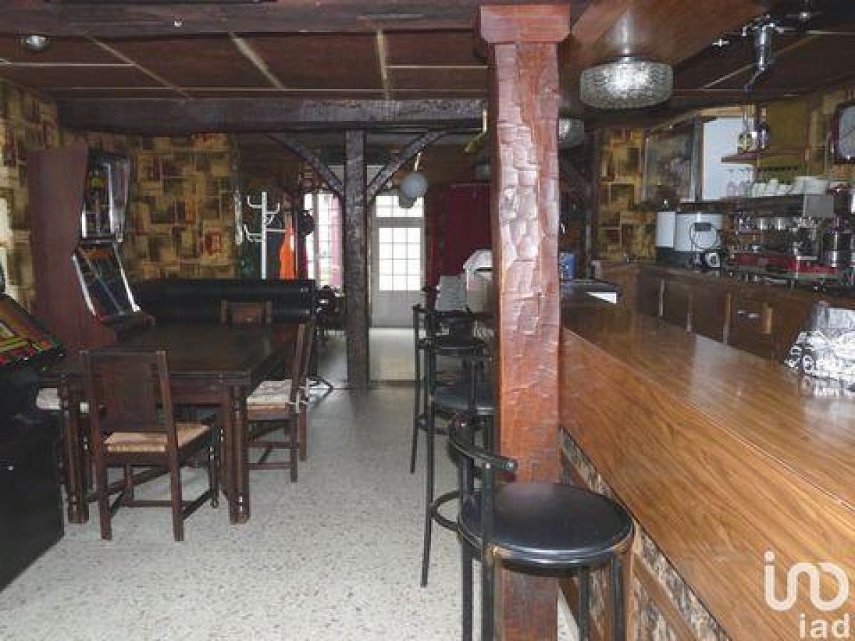 72m² Factory in Breteuil, France No. 17726