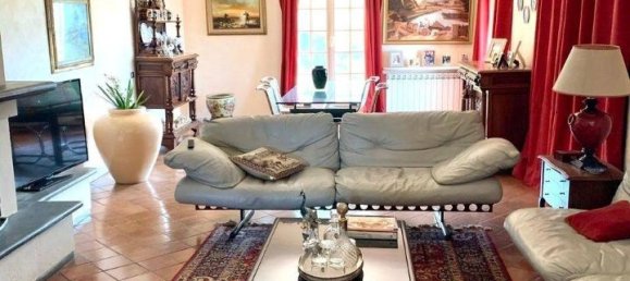 8-Zimmer Villa in Sarzana, Italy, Nr. 175588 2