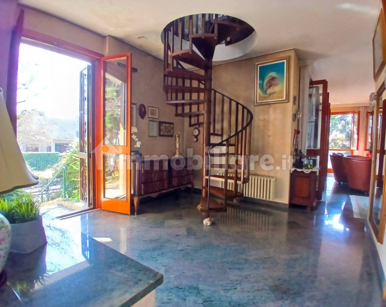 Villa T3 em Rozzano, Italy N.º 201246