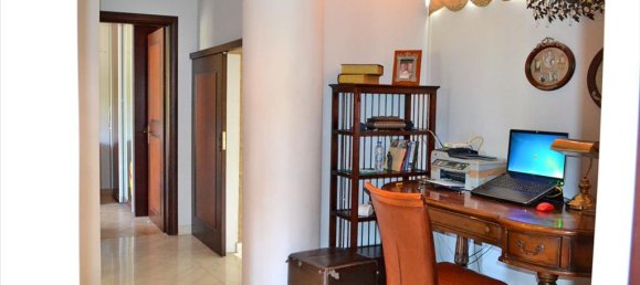 550m² Commercial property in Euboea, Greece No. 7062 15