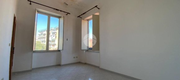 Apartamento T2 em San Giorgio a Cremano, Italy N.º 52476 11