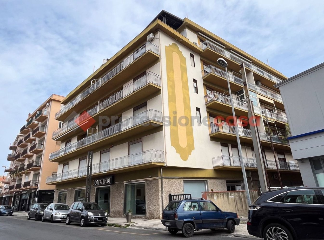 Propriété commerciale à Milazzo, Italy 317m² No. 309721