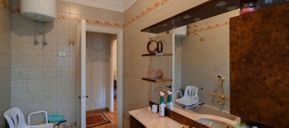 6 rooms Apartment in Rome, Italy No. 203068 26