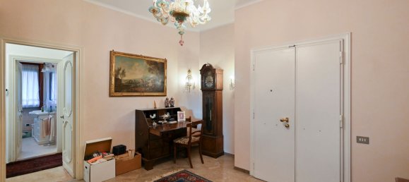 6 rooms Apartment in Rome, Italy No. 203068 4