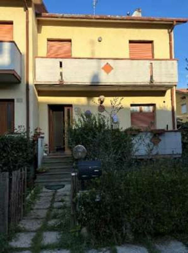 8 rooms Apartment in Fano, Italy No. 310639