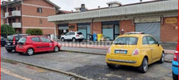 5 rooms Commercial property in Rivalta di Torino, Italy No. 372937 2