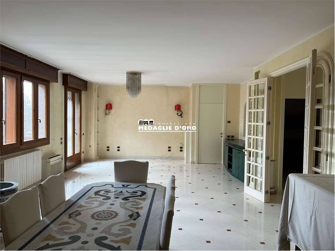 4 chambres Penthouse à Modena, Italy No. 20790