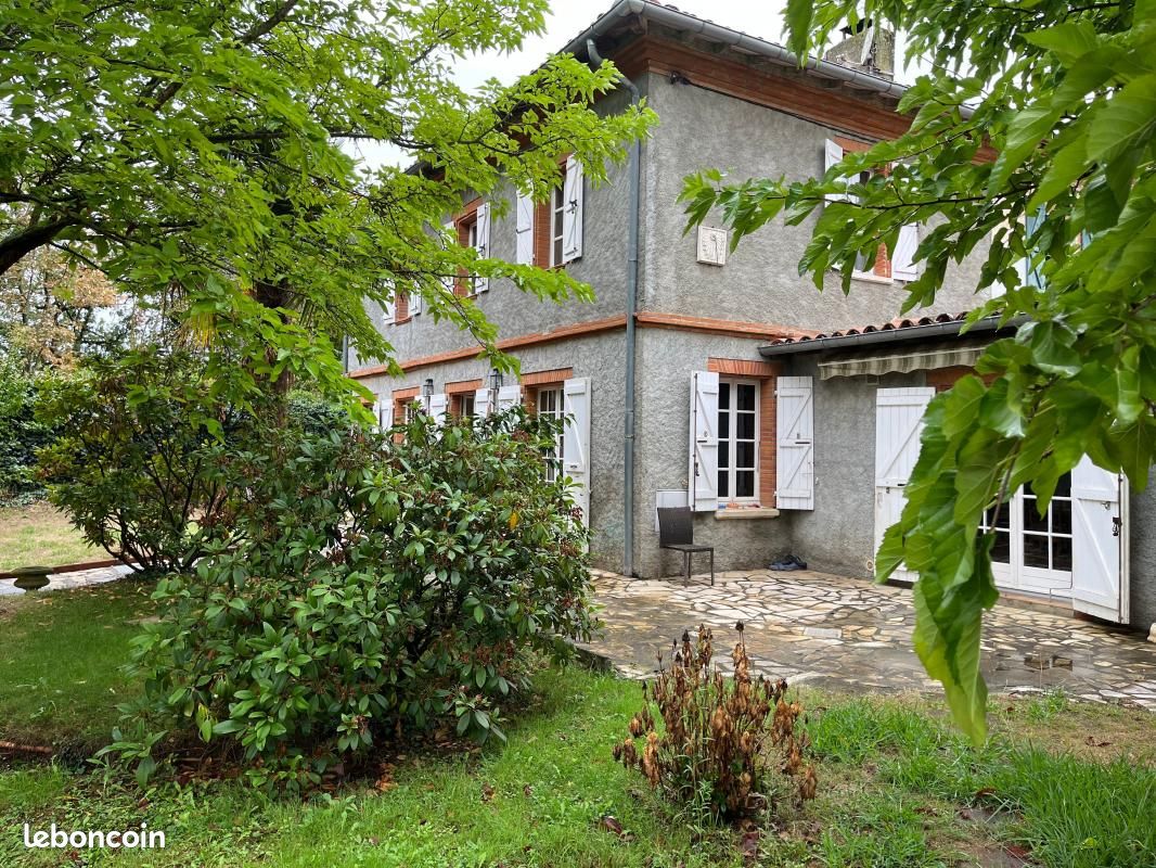 7 bedrooms House in Berat, France No. 338989