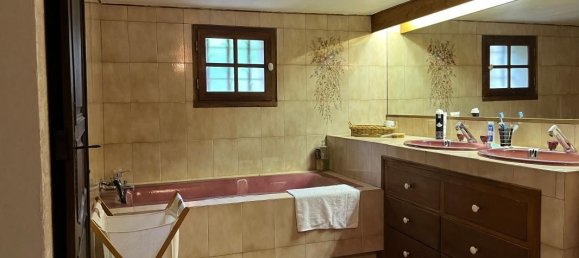 7 bedrooms House in Berat, France No. 338989 9