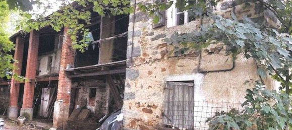 3 bedrooms House in Donato, Italy No. 381120 7