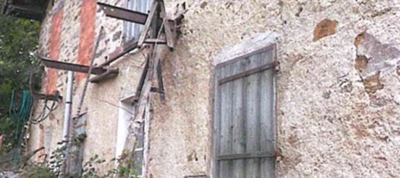 3 bedrooms House in Donato, Italy No. 381120 5