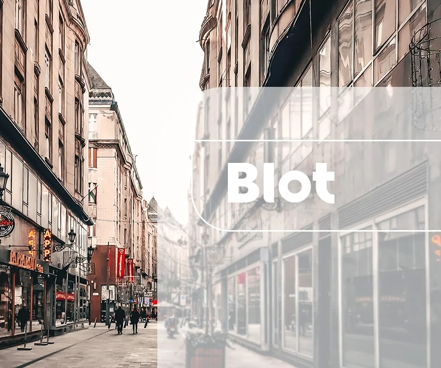  Commercial property in Vannes, France No. 350156