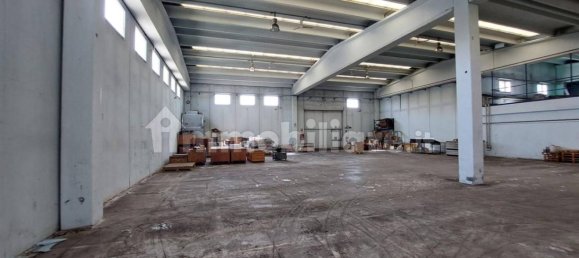 3500m² Warehouse in Peschiera Borromeo, Italy No. 311099 11