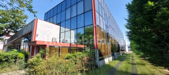 3500m² Warehouse in Peschiera Borromeo, Italy No. 311099 16