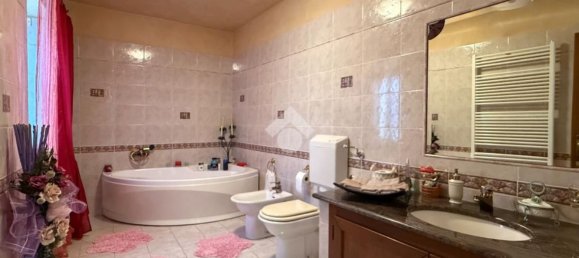 6 Schlafzimmer Villa in San Marzano Oliveto, Italy, Nr. 360988 19