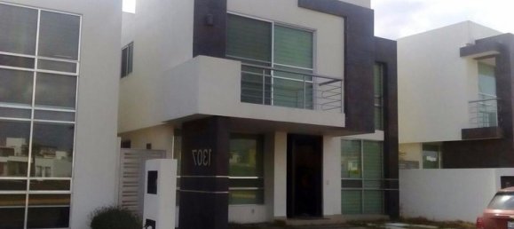 Casa de 3 dormitorios en Querétaro, Mexico No. 180948 2