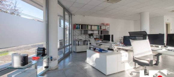 1 room Commercial property in Ospitaletto, Italy No. 58539 7