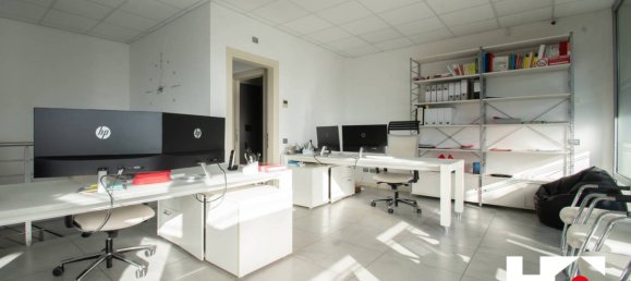 1 room Commercial property in Ospitaletto, Italy No. 58539 3