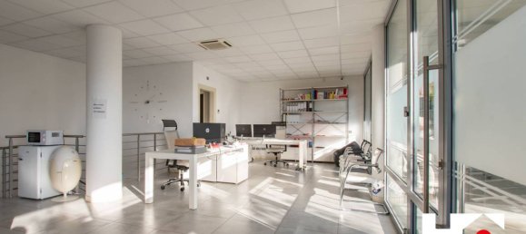 1 room Commercial property in Ospitaletto, Italy No. 58539 9