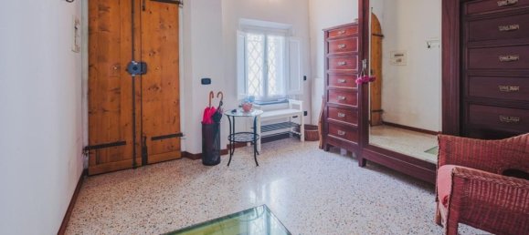 7 rooms House in Palaia, Italy No. 44256 4
