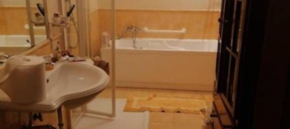 7 rooms Apartment in Terracina, Italy No. 200755 12