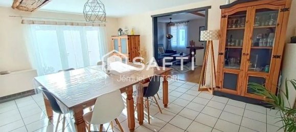 6 bedrooms House in Mayenne, France No. 305705 7