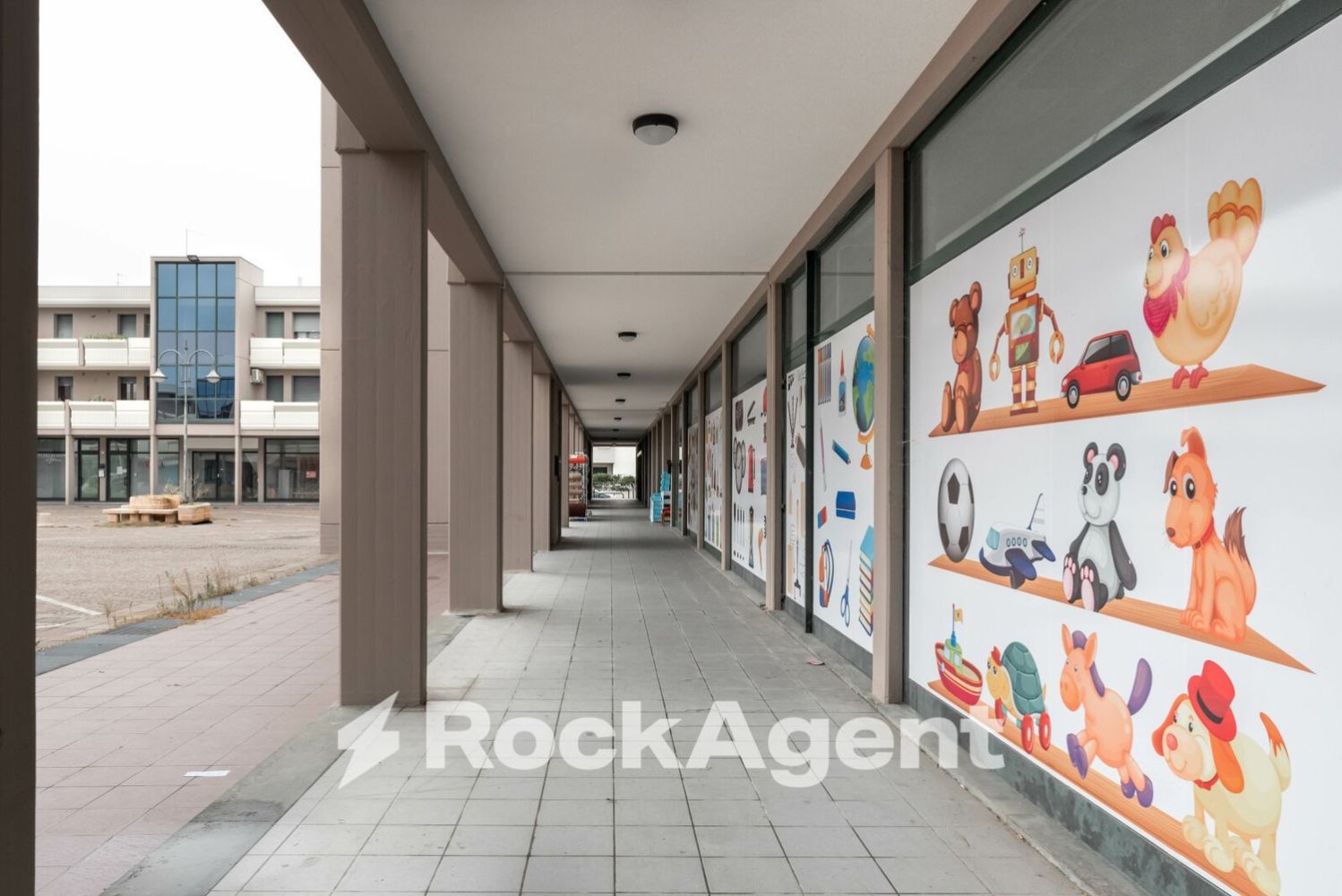 Gewerbliche Immobilie in Campagna Lupia, Italy 1100m², Nr. 221046