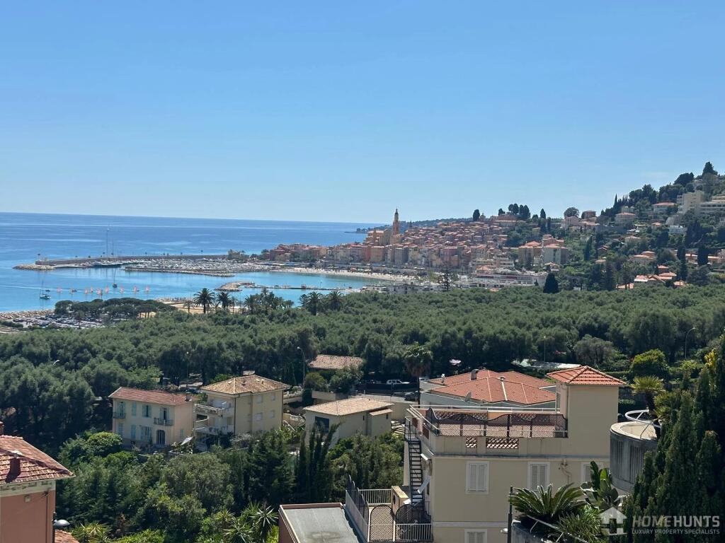 Dúplex de 3 dormitorios en Menton, France No. 285022