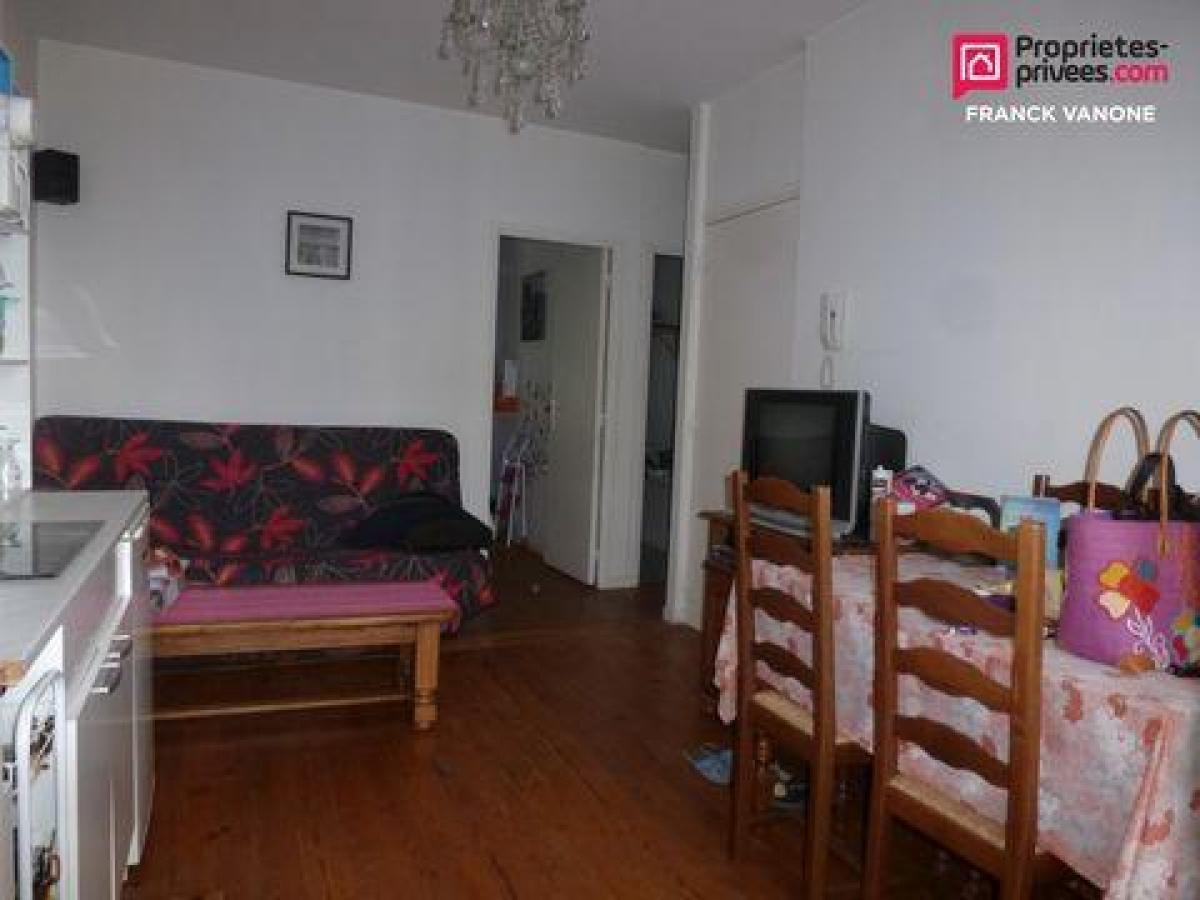 Studio-Eigentumswohnung in Loos, France, Nr. 31025