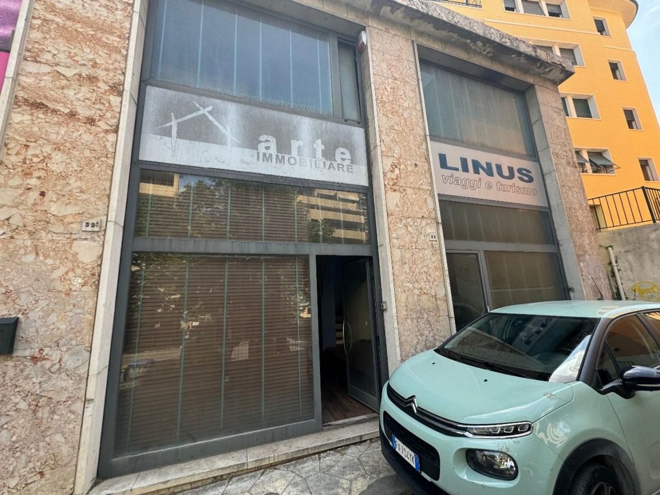 122m² Office in Perugia, Italy No. 168288