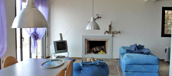 2 Schlafzimmer Property in Karystos, Greece, Nr. 7652 3