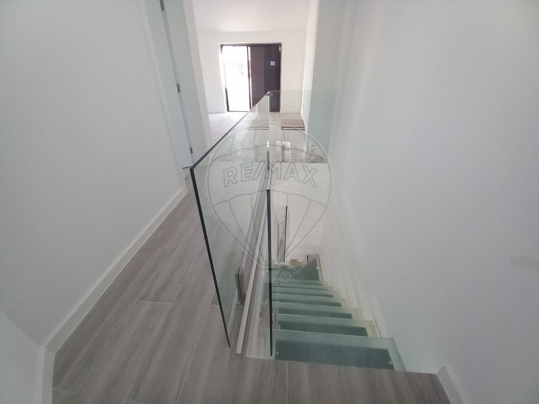 3 bedrooms Duplex in Costa da Caparica, Portugal No. 30523