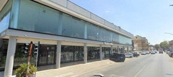 1193m² Commercial property in Giulianova, Italy No. 377004 4