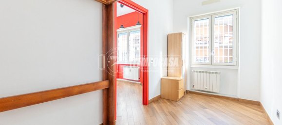 3غرفة شقة في Rome, Italy رقم 14791 14